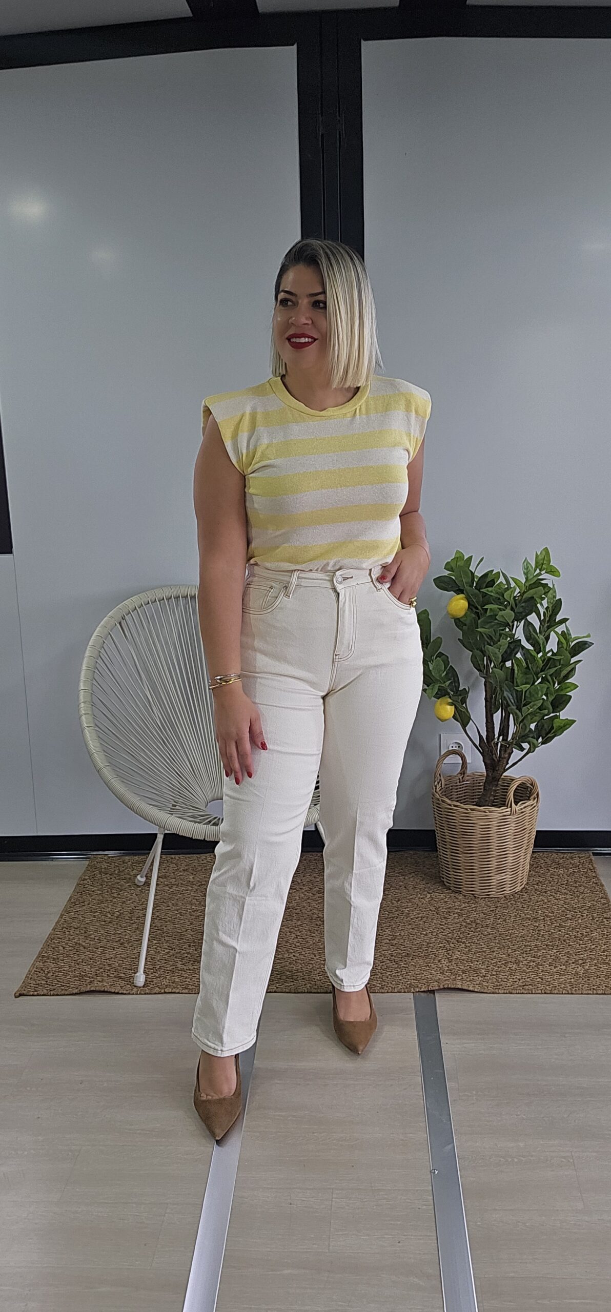 Camiseta Emily Amarilla - Imagen 3