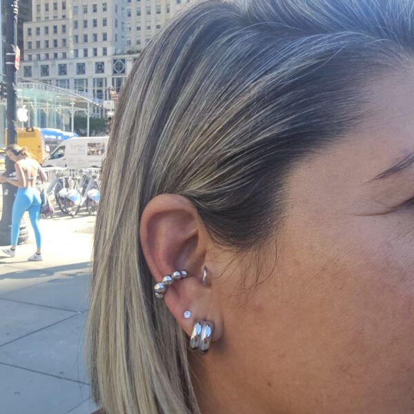 Earcuff Bolitas plata